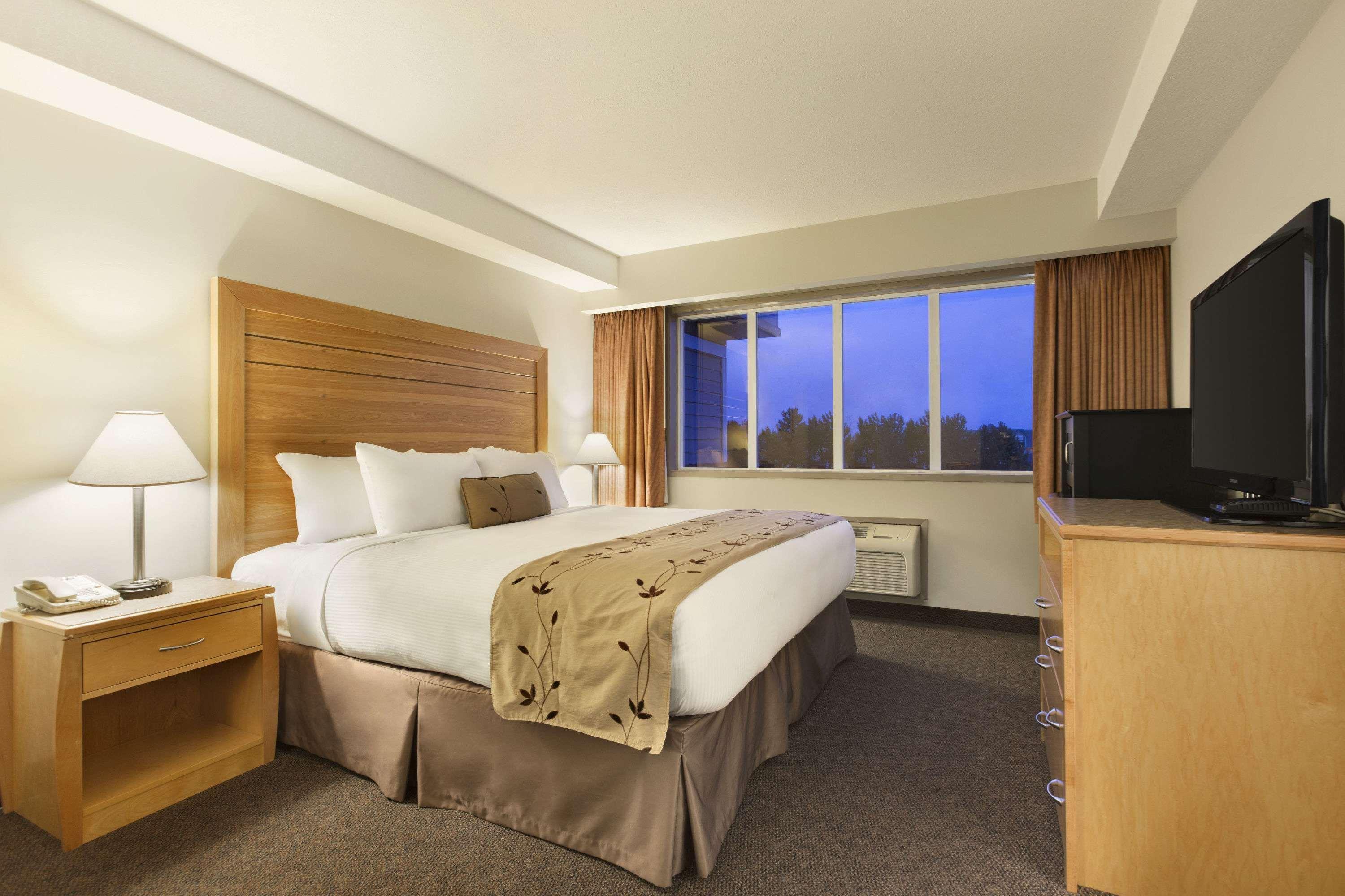 Days Inn By Wyndham Victoria Airport Sidney Εξωτερικό φωτογραφία