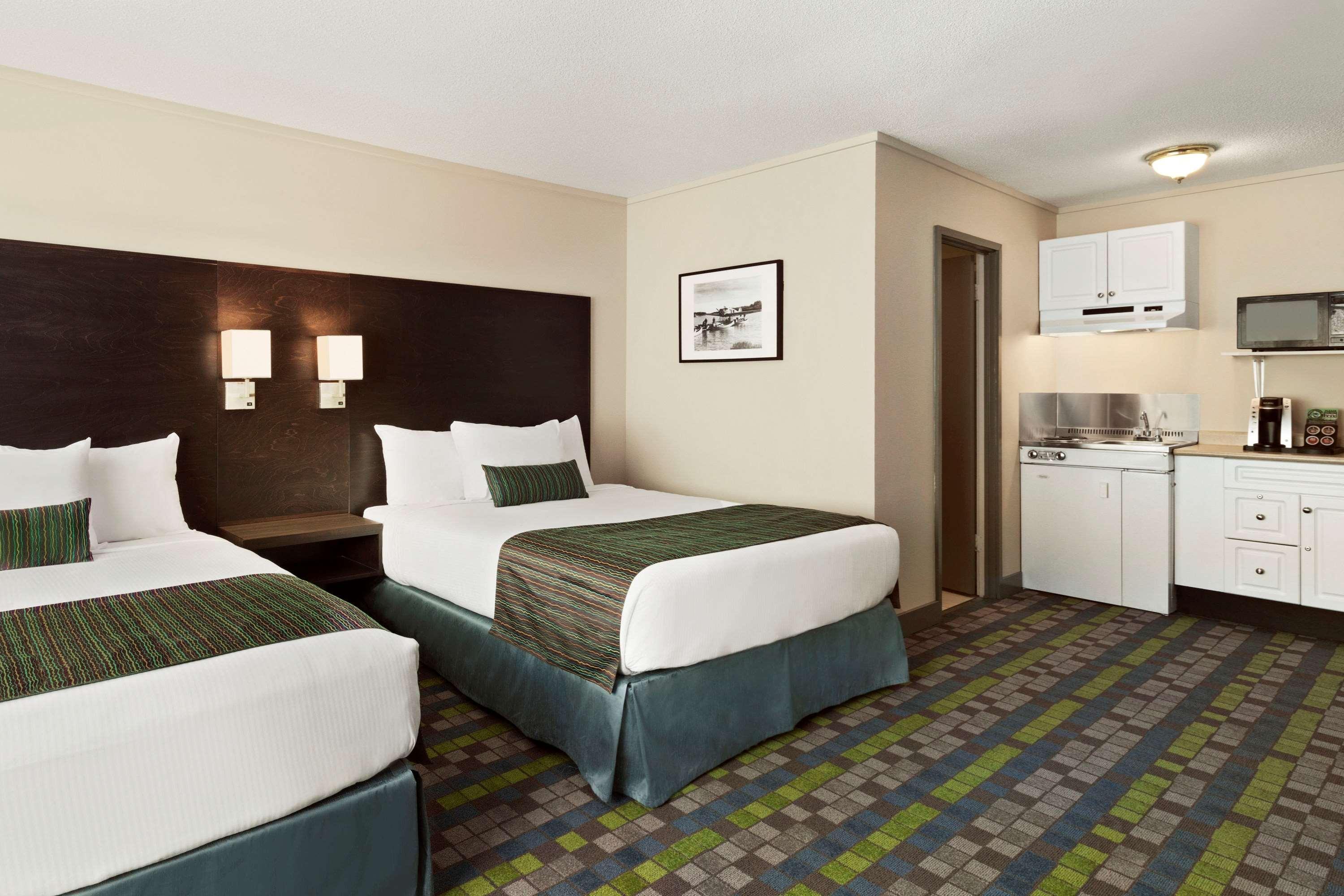 Days Inn By Wyndham Victoria Airport Sidney Εξωτερικό φωτογραφία