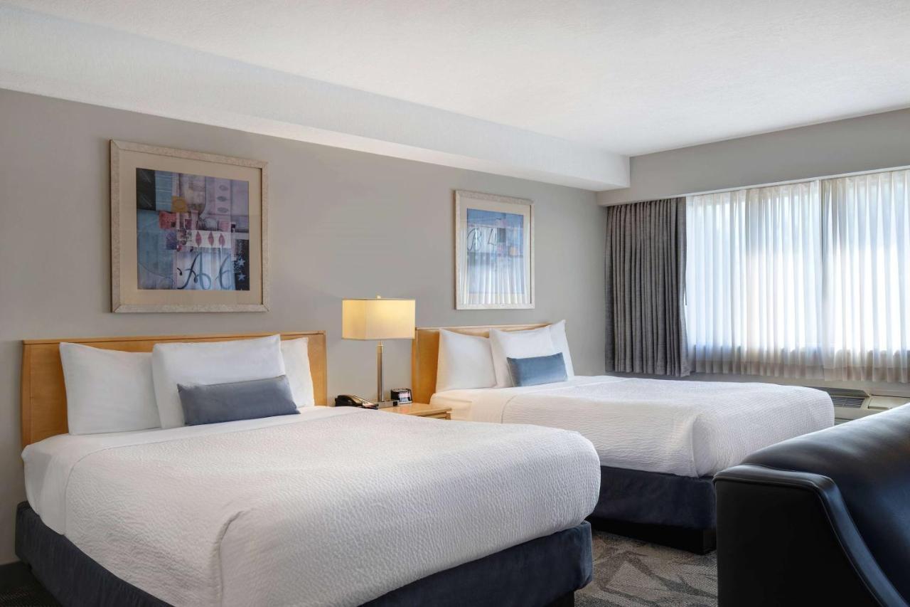 Days Inn By Wyndham Victoria Airport Sidney Εξωτερικό φωτογραφία