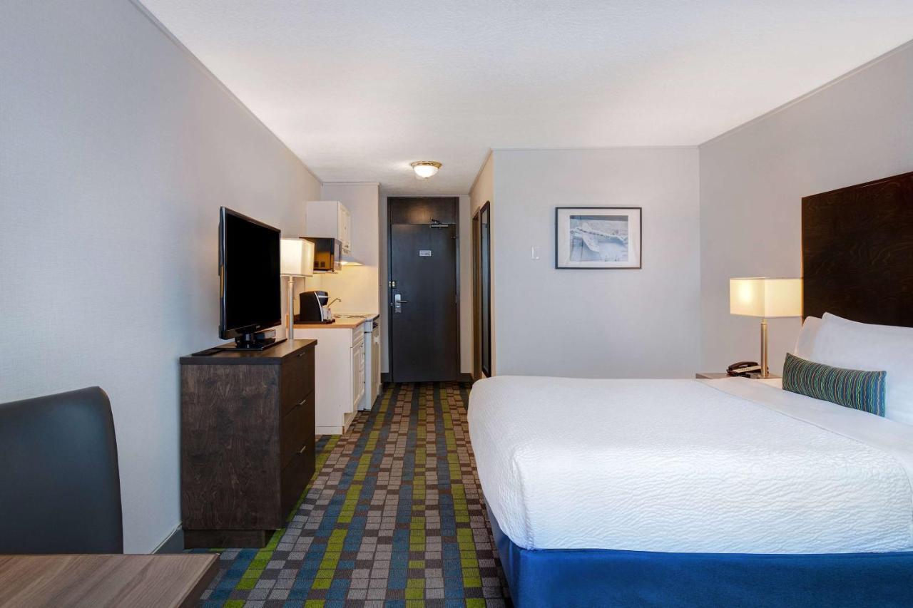 Days Inn By Wyndham Victoria Airport Sidney Εξωτερικό φωτογραφία