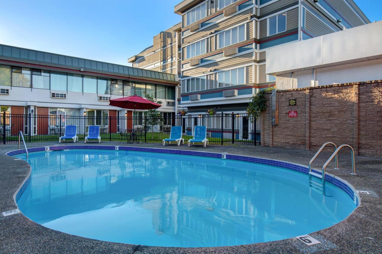 Days Inn By Wyndham Victoria Airport Sidney Εξωτερικό φωτογραφία