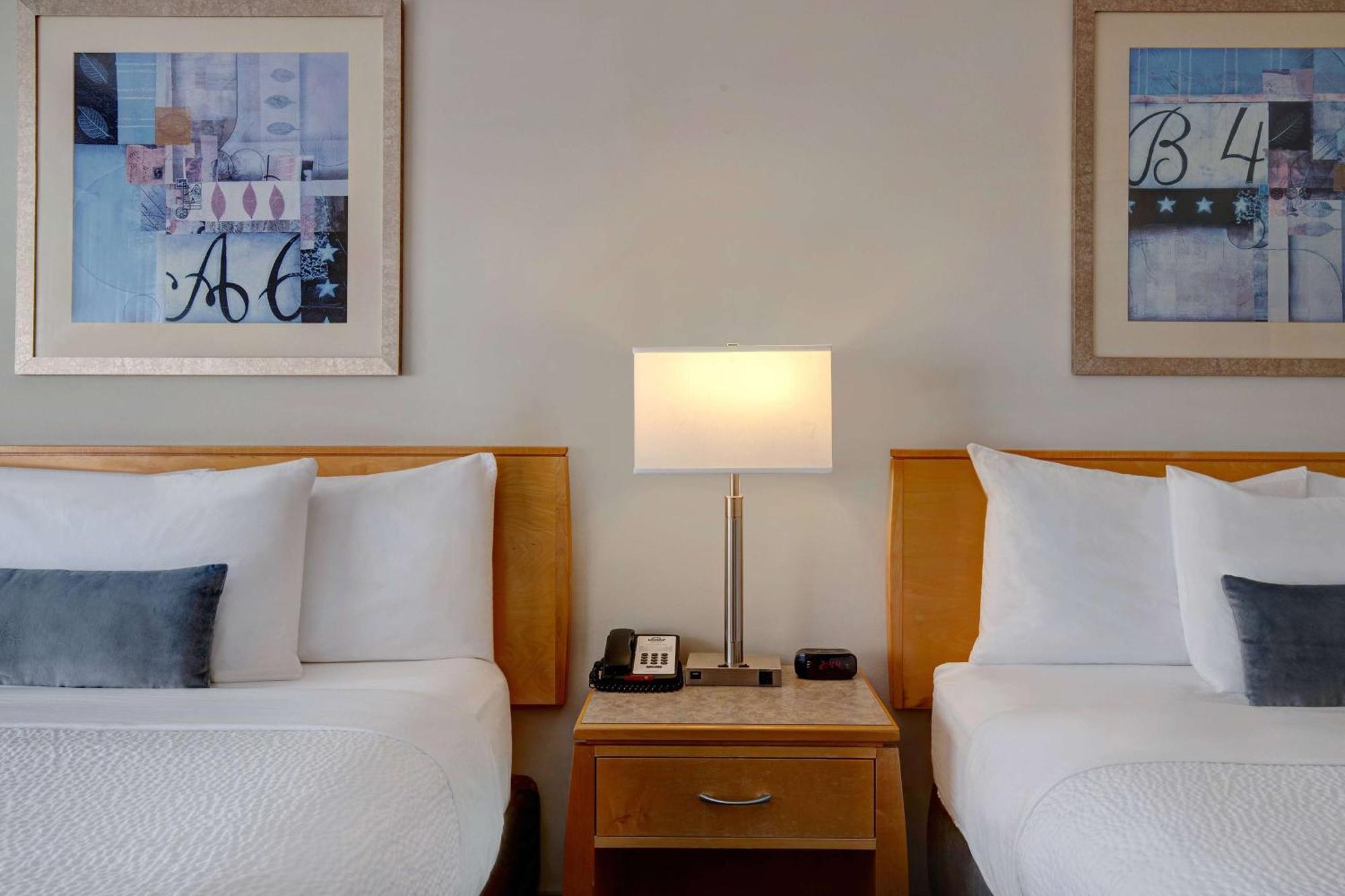 Days Inn By Wyndham Victoria Airport Sidney Εξωτερικό φωτογραφία