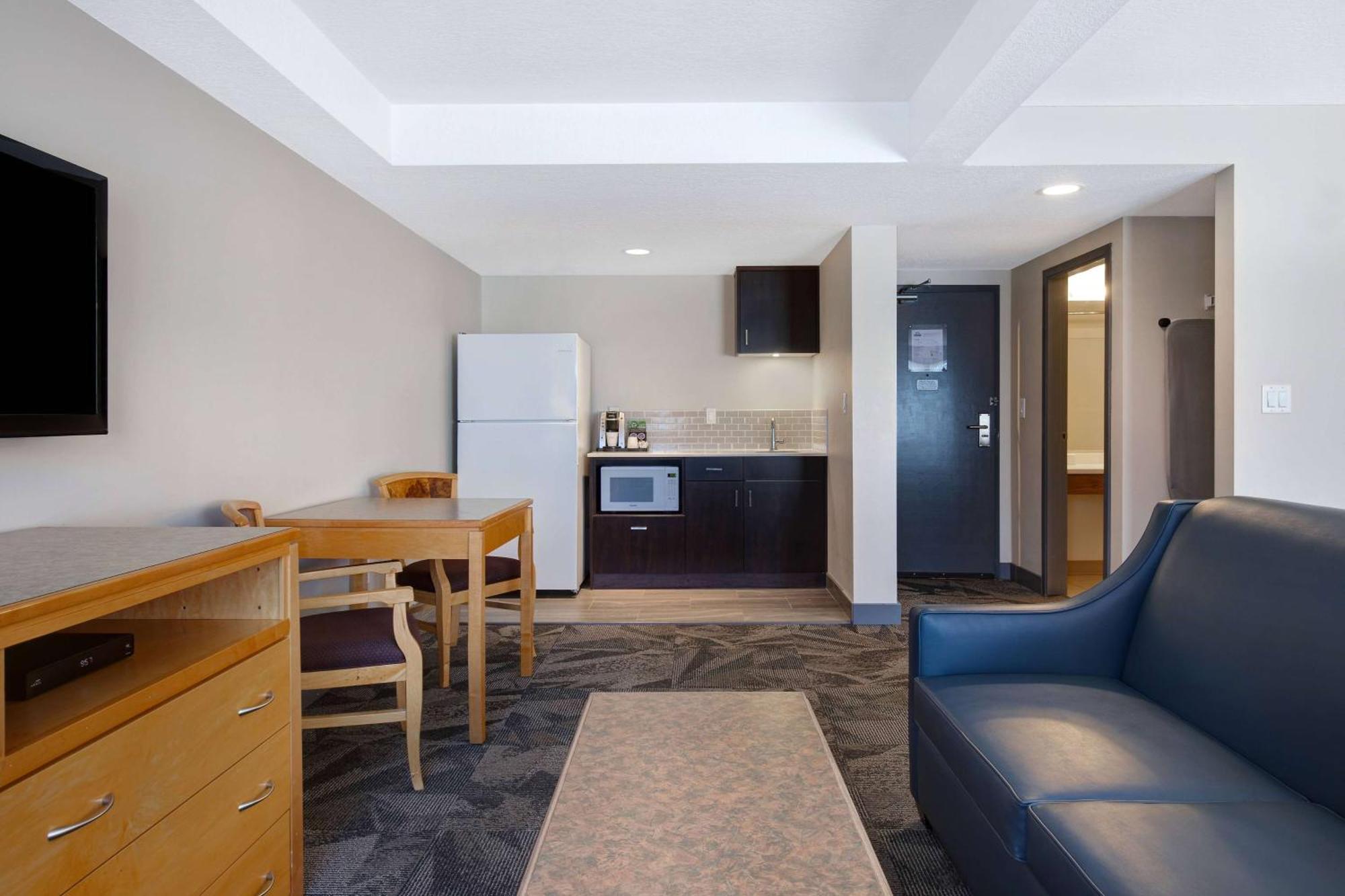 Days Inn By Wyndham Victoria Airport Sidney Εξωτερικό φωτογραφία