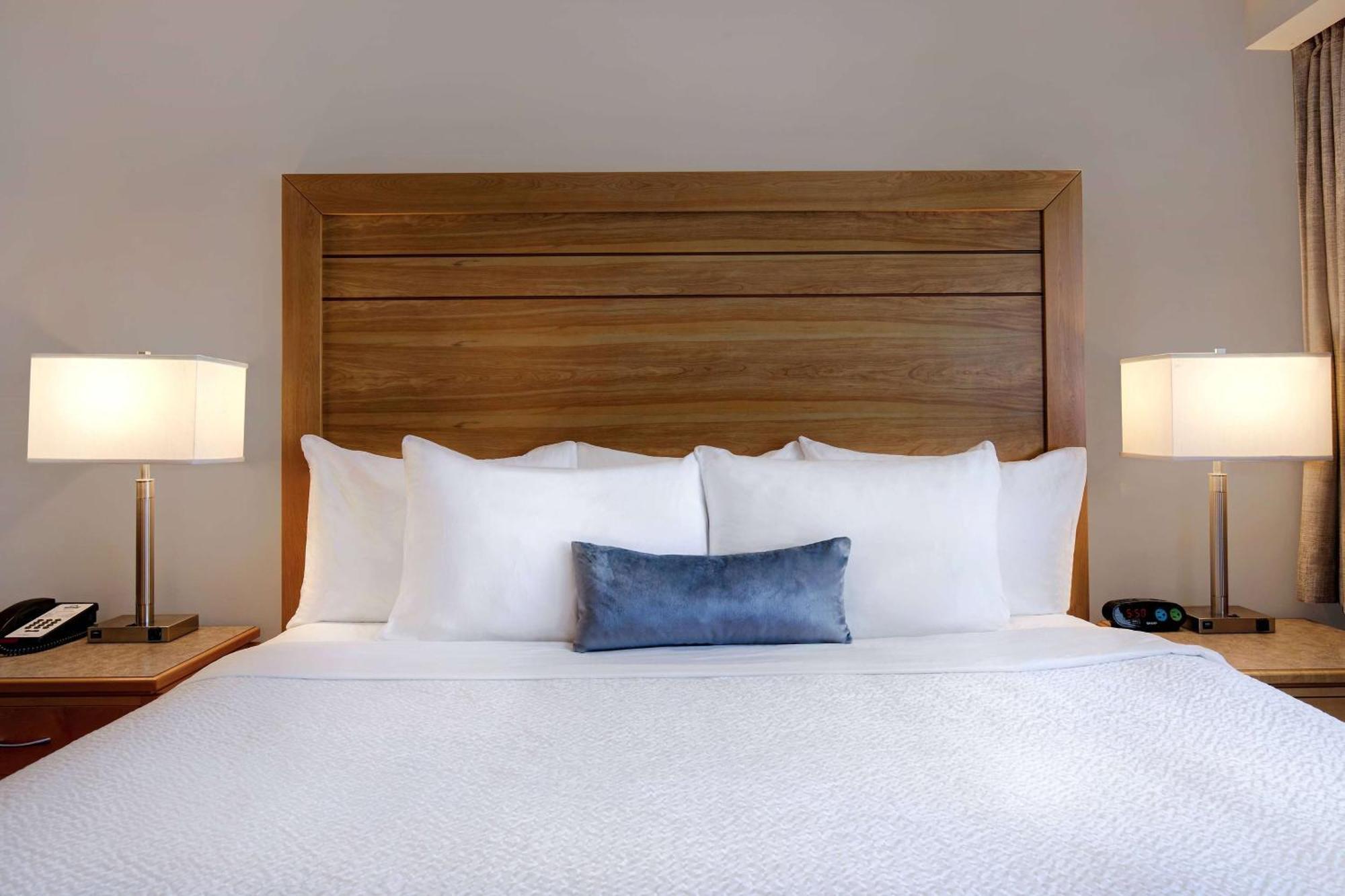 Days Inn By Wyndham Victoria Airport Sidney Εξωτερικό φωτογραφία