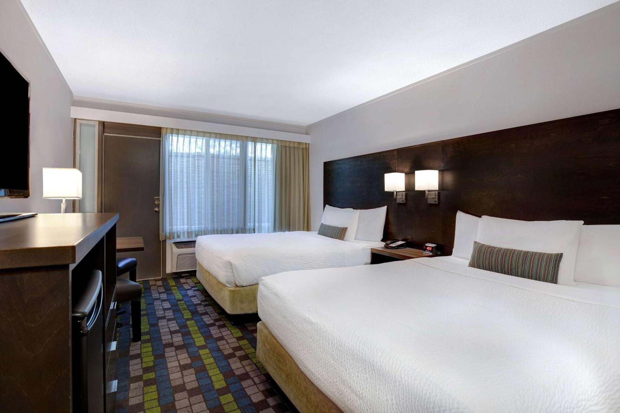 Days Inn By Wyndham Victoria Airport Sidney Εξωτερικό φωτογραφία
