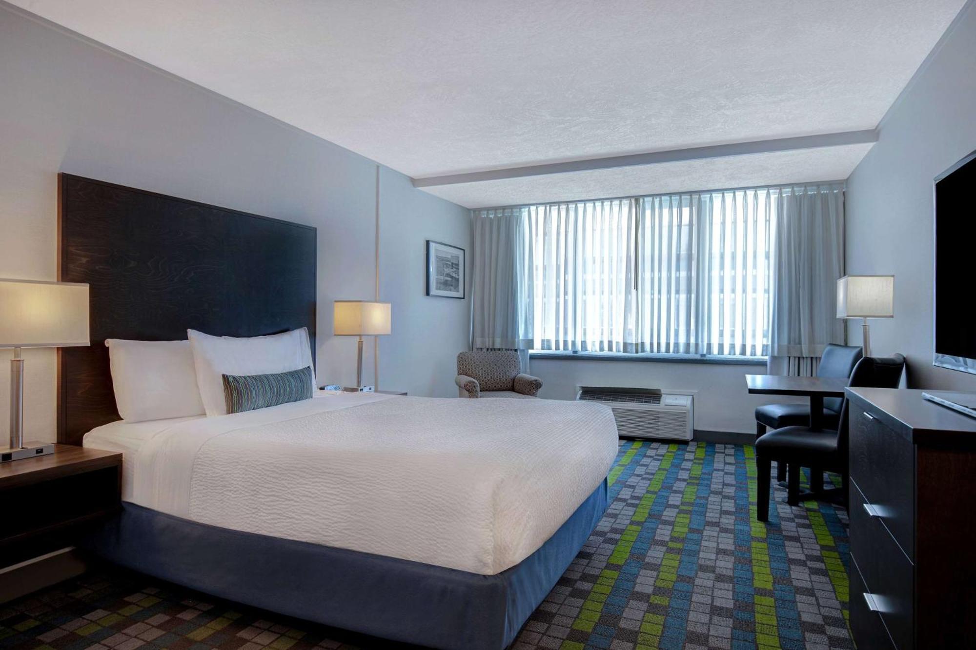 Days Inn By Wyndham Victoria Airport Sidney Εξωτερικό φωτογραφία