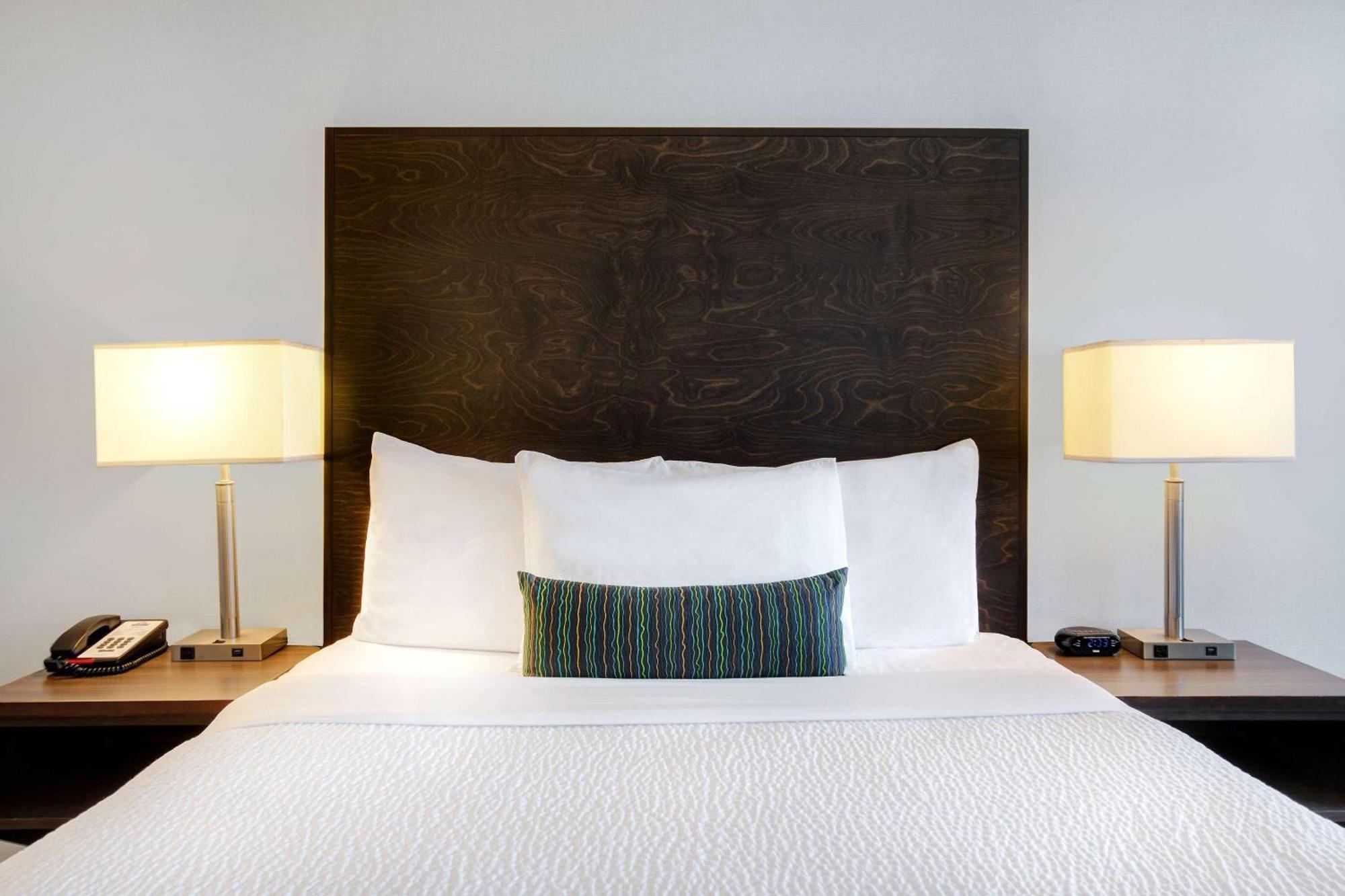 Days Inn By Wyndham Victoria Airport Sidney Εξωτερικό φωτογραφία