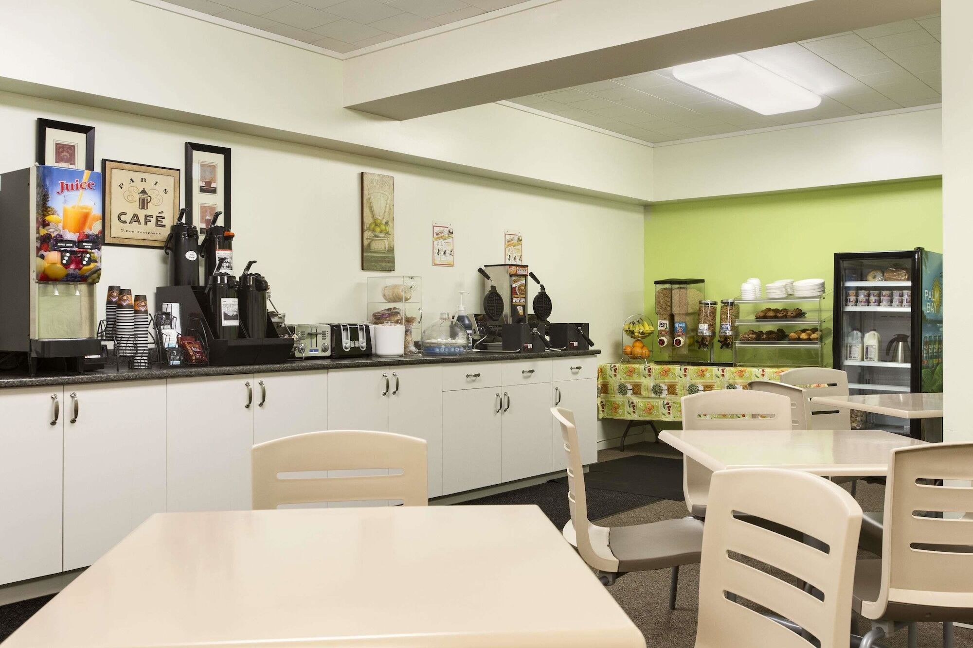 Days Inn By Wyndham Victoria Airport Sidney Εξωτερικό φωτογραφία