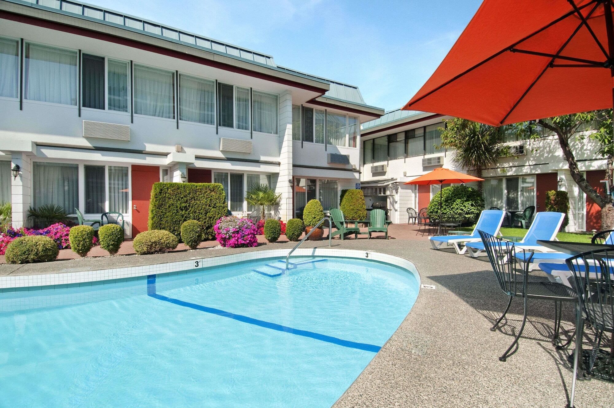 Days Inn By Wyndham Victoria Airport Sidney Εξωτερικό φωτογραφία